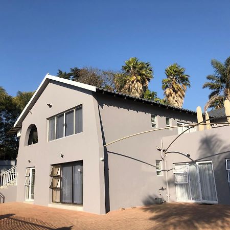 ヨハネスブルグ 6 On Acacia Bed & Breakfast エクステリア 写真