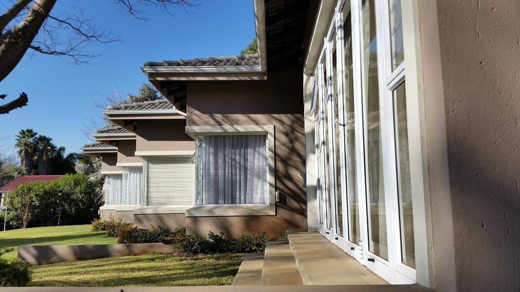 ヨハネスブルグ 6 On Acacia Bed & Breakfast エクステリア 写真