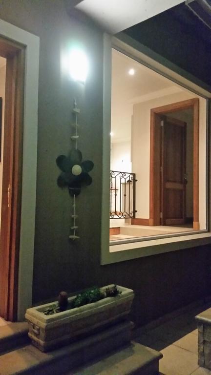 ヨハネスブルグ 6 On Acacia Bed & Breakfast エクステリア 写真