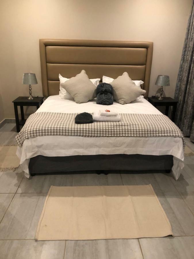 ヨハネスブルグ 6 On Acacia Bed & Breakfast エクステリア 写真