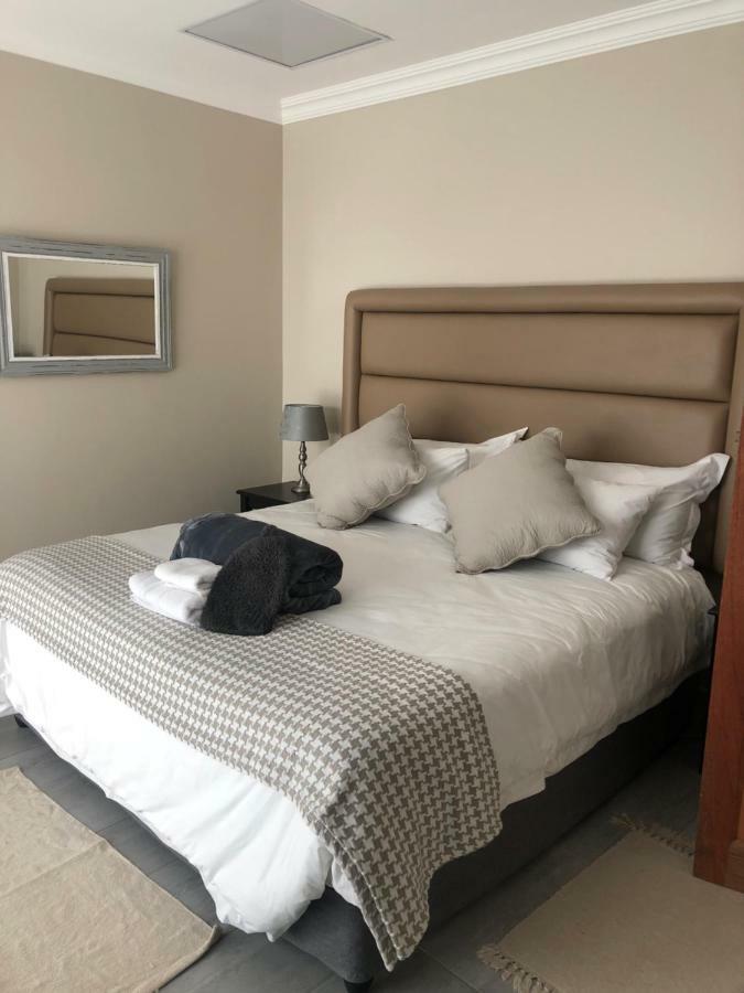 ヨハネスブルグ 6 On Acacia Bed & Breakfast エクステリア 写真