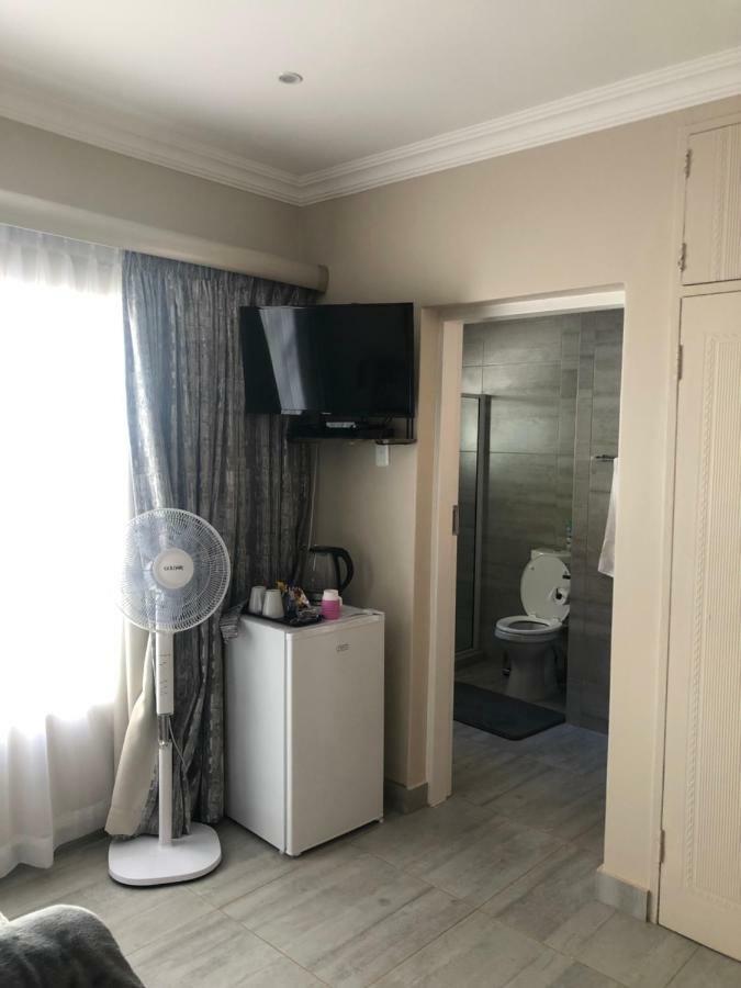 ヨハネスブルグ 6 On Acacia Bed & Breakfast エクステリア 写真