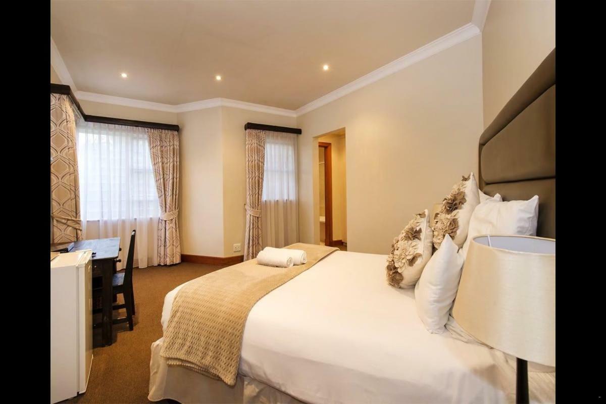 ヨハネスブルグ 6 On Acacia Bed & Breakfast エクステリア 写真