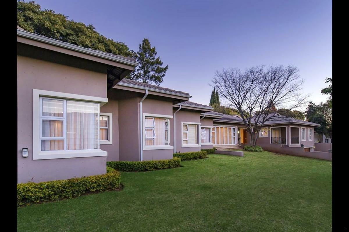 ヨハネスブルグ 6 On Acacia Bed & Breakfast エクステリア 写真