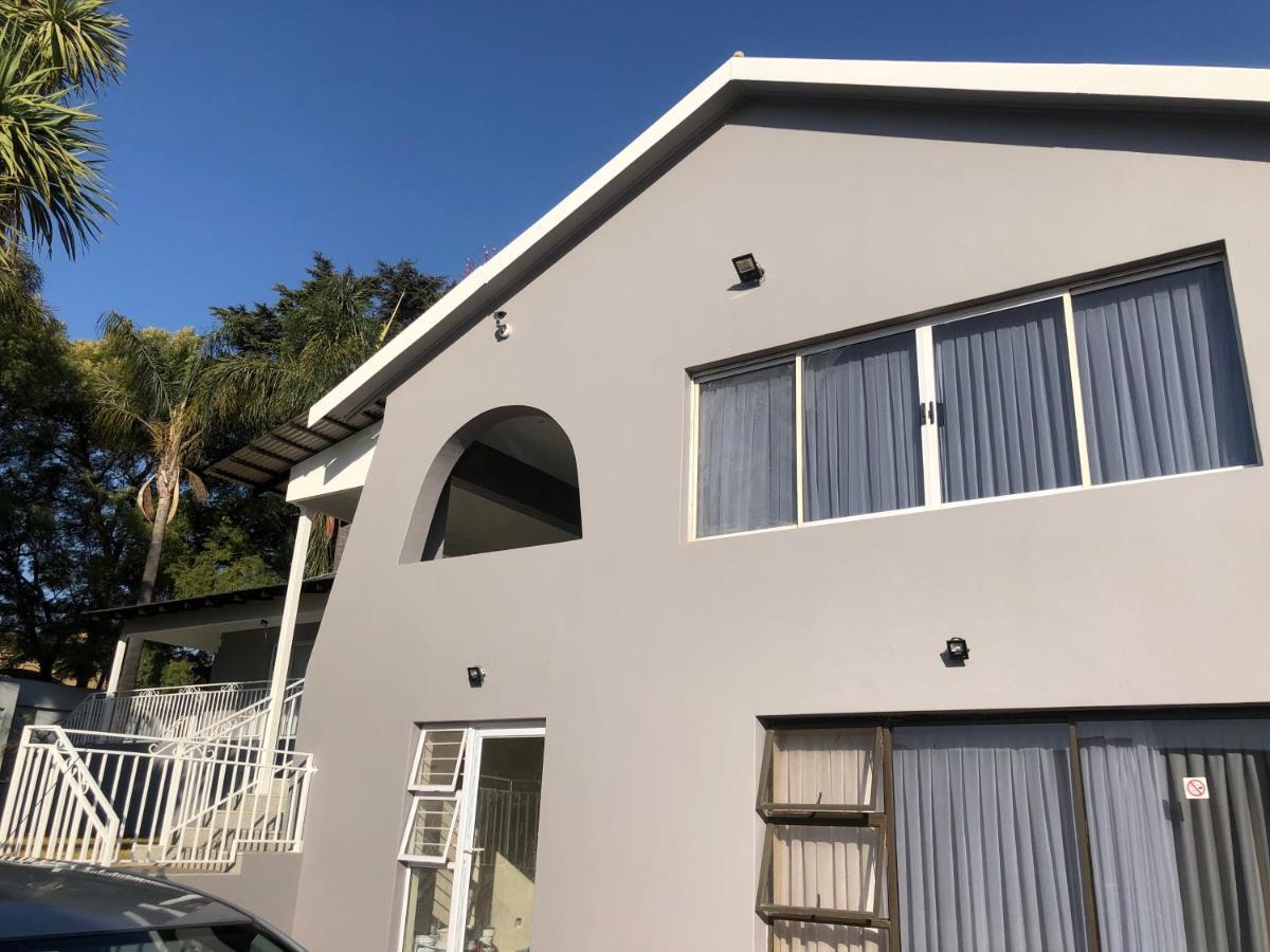 ヨハネスブルグ 6 On Acacia Bed & Breakfast エクステリア 写真